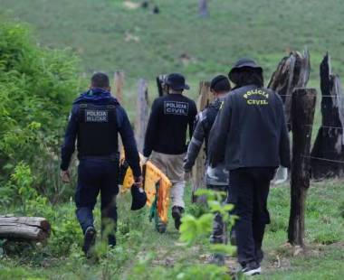 Quatro homens morrem em confronto com a polícia após fazer família refém em fazenda no AC